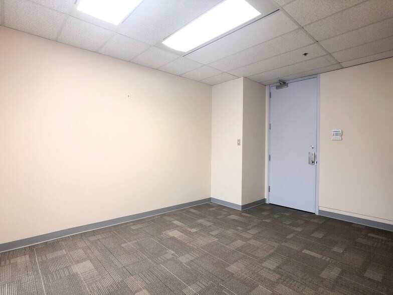 More Photos Of 5811 Cooney Rd, Richmond Office For Lease