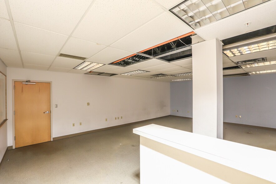 More Photos Of 184 Salem Ave, Dayton Office Residential For Lease