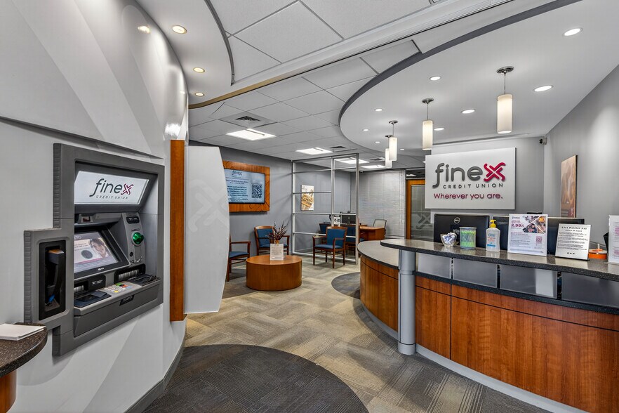 More Photos Of 60-62 Hyde Ave, Vernon Storefront Retail Office For Sale