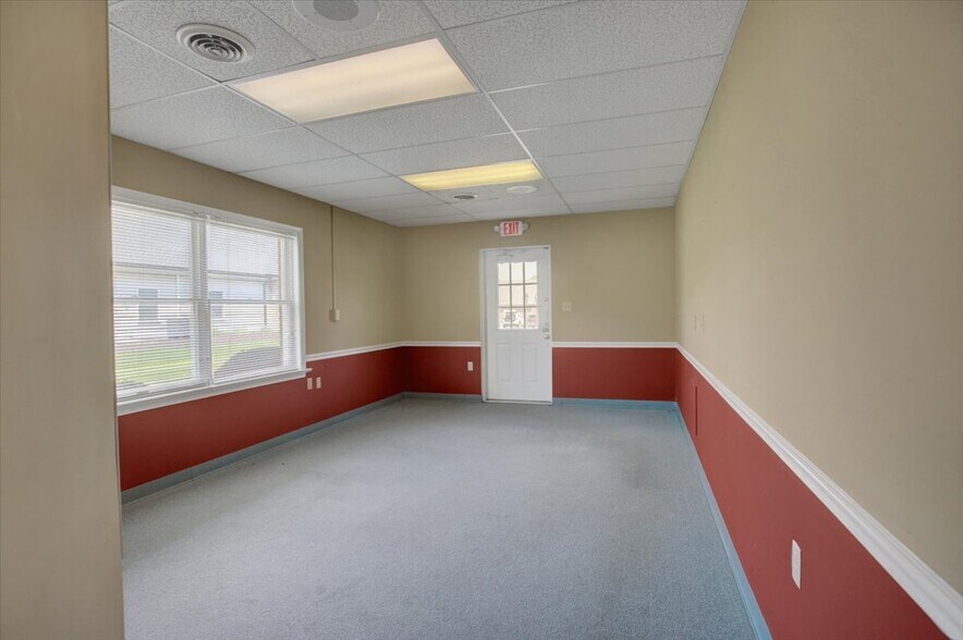 More Photos Of 1137 Kennebec Dr, Chambersburg Office For Sale