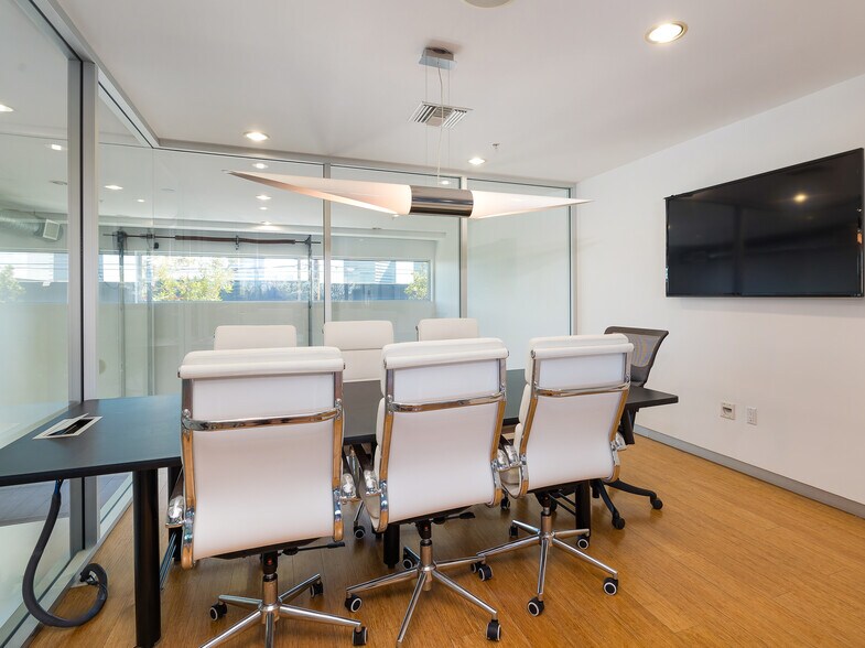 More Photos Of 215-237 California St, El Segundo Loft Creative Space For Lease