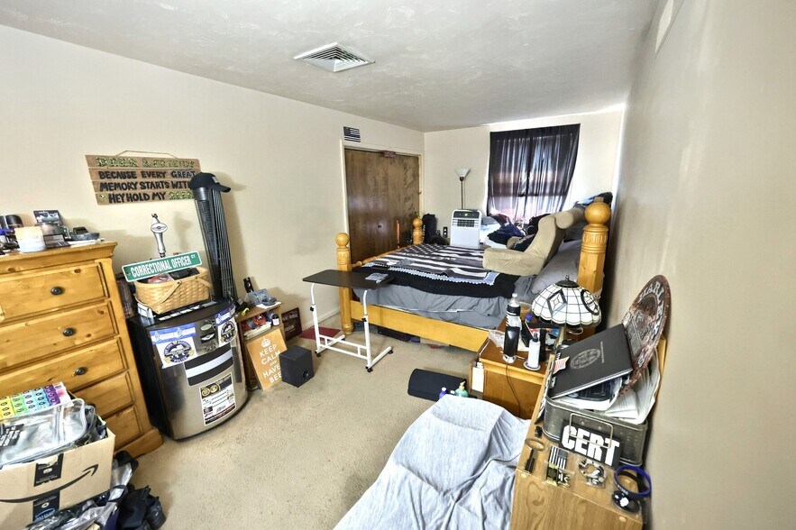 More Photos Of 1 Cherry St, Seven Valleys General Retail For Sale