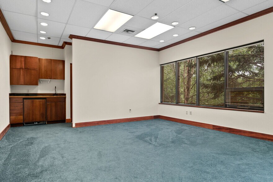 More Photos Of 4450 Cordova, Anchorage Office For Lease