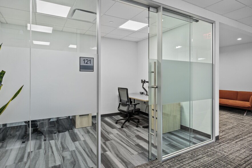 More Photos Of 1000 Northbrook Dr, Trevose Office For Sale