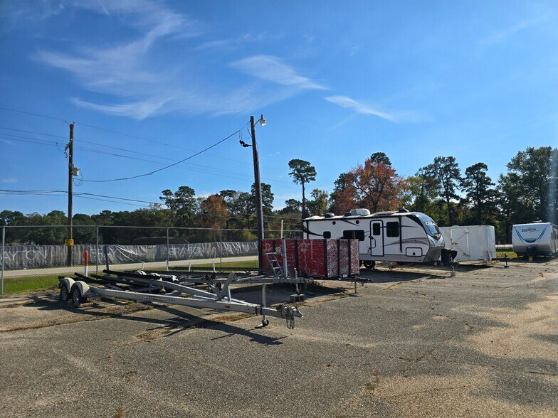 More Photos Of 12371 Cude Cemetery Rd, Willis General Retail For Sale