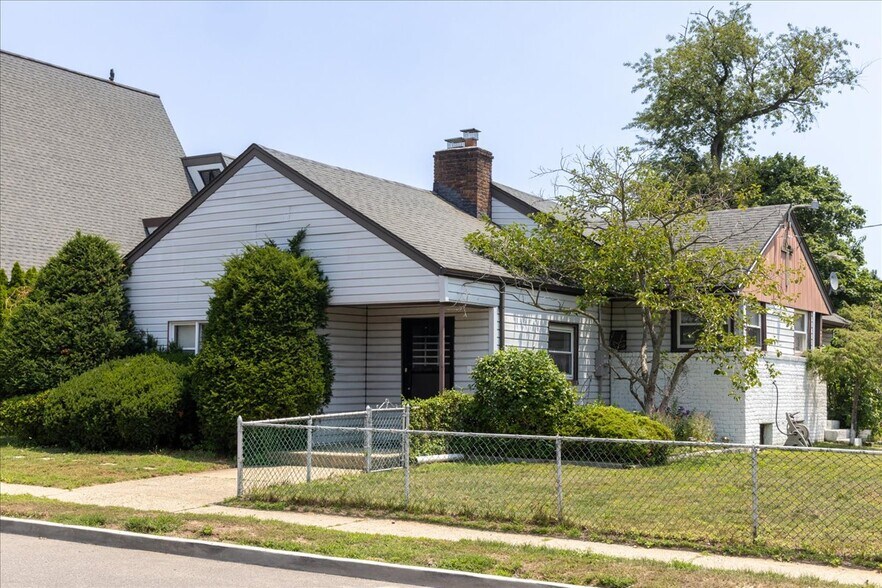 More Photos Of 215 N Hillside Ave, Valley Stream Specialty For Sale