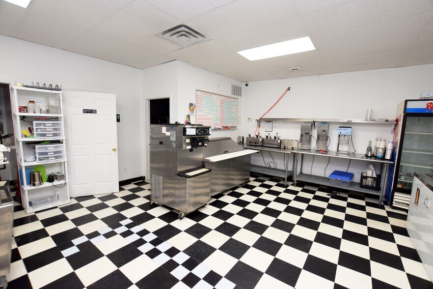 More Photos Of 5488 Richfield Rd, Flint Warehouse For Sale