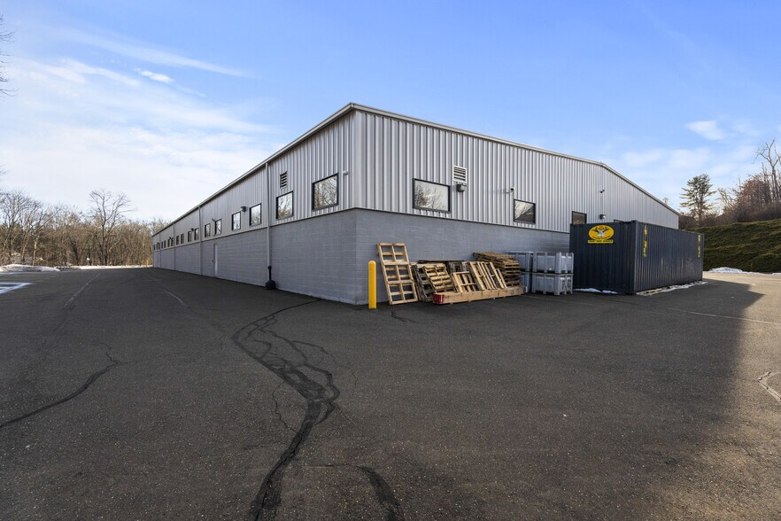 More Photos Of 2 Fox Hollow Rd, Oxford Manufacturing For Sale