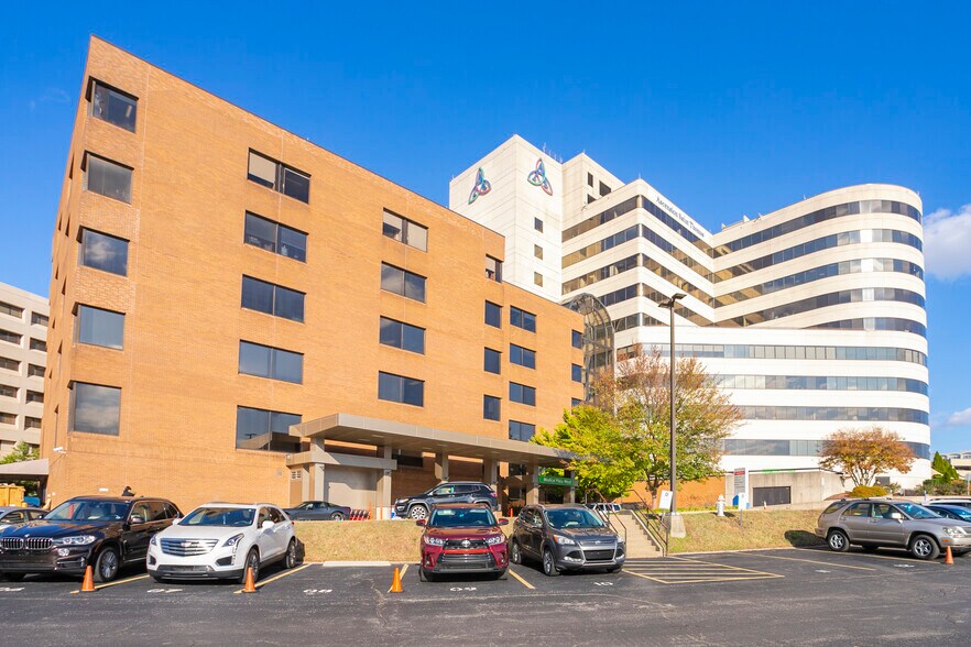 More Photos Of 4230 Harding Rd, Nashville Unknown For Lease