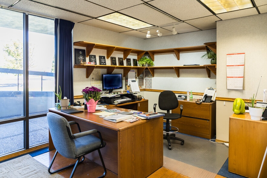 More Photos Of 1160 SW 4th St, Ontario Light Distribution For Sale