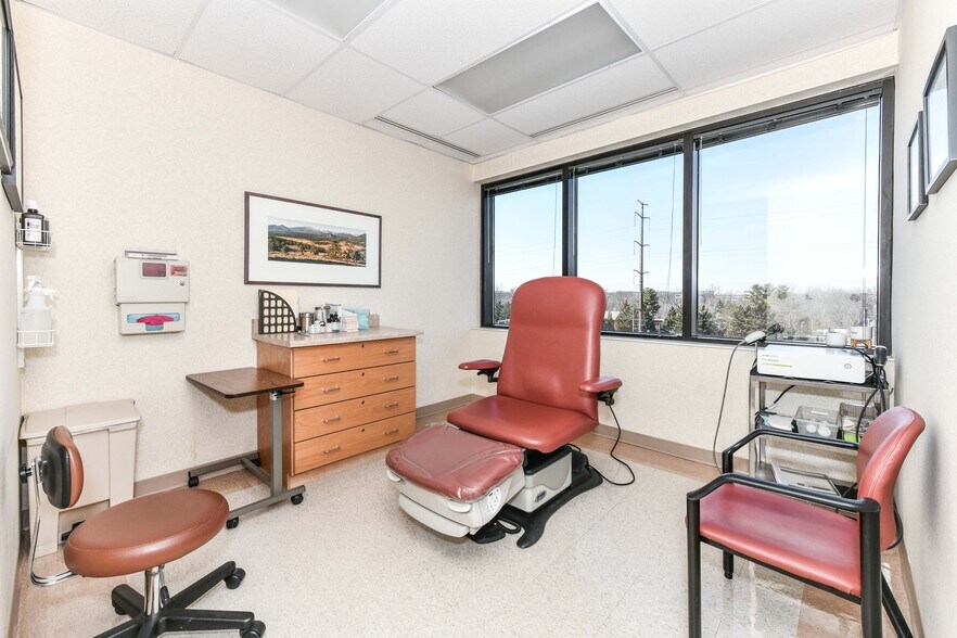 More Photos Of 1860 Town Center Dr, Reston Medical For Sale