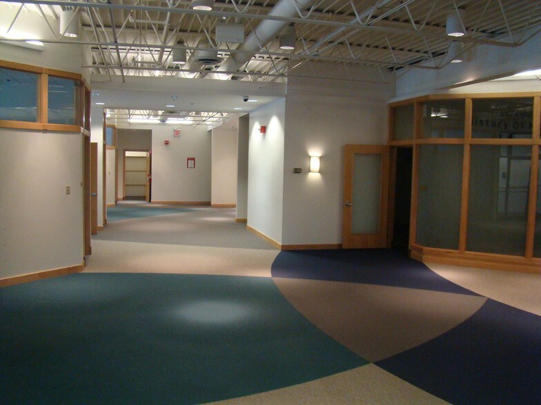 More Photos Of 1700 Wynne Ave, Saint Paul Manufacturing For Lease