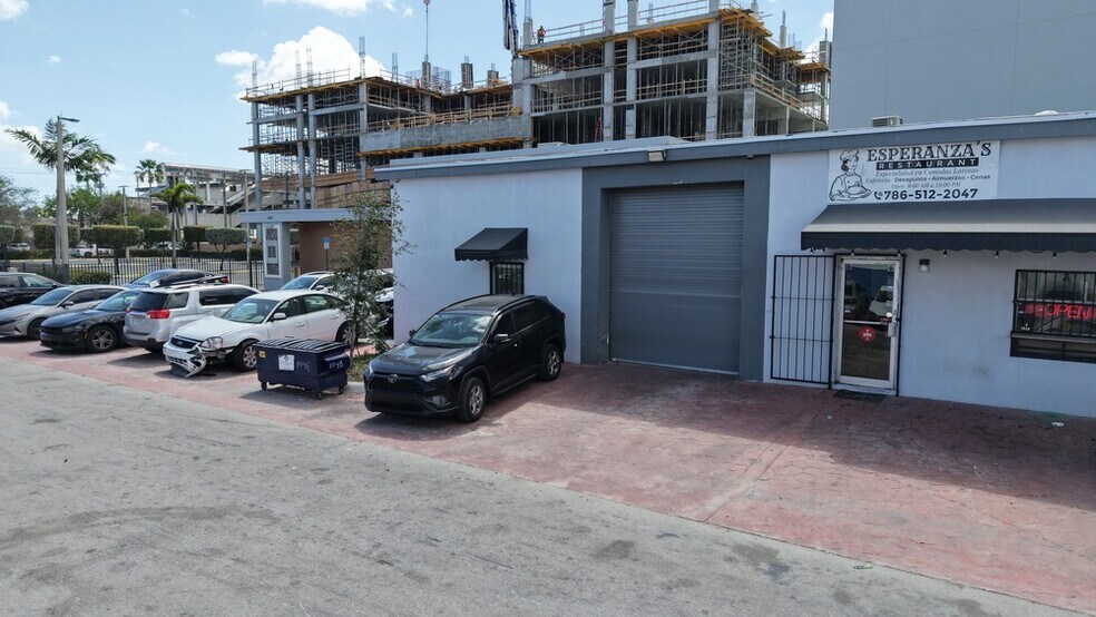 More Photos Of 1046-1048 E 26th St, Hialeah Warehouse For Lease