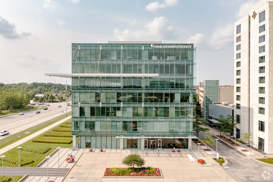 More Photos Of 2135 CityGate Ln, Naperville Unknown For Lease