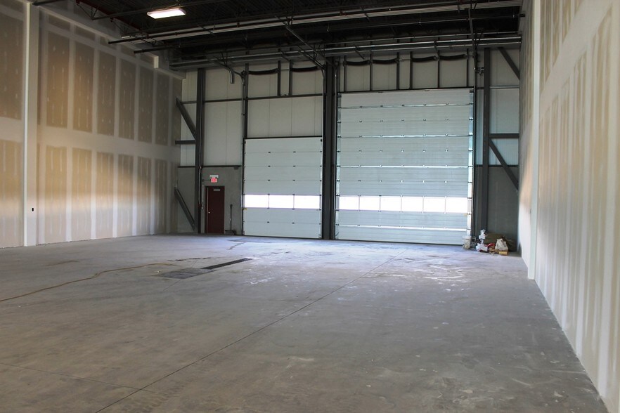 More Photos Of 7106 42nd St, Leduc Service For Lease