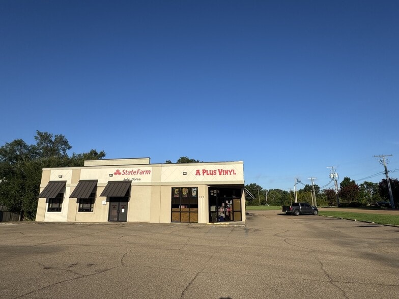 More Photos Of 325 Highway 51, Ridgeland Freestanding For Lease