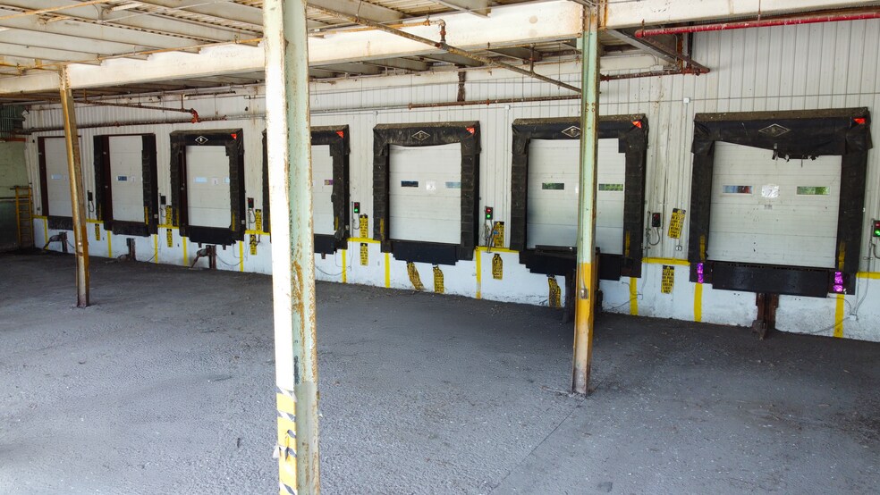 More Photos Of 294 Gambee Rd, Geneva Unknown For Lease