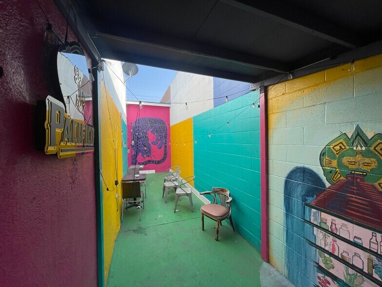 More Photos Of 8554 Washington Blvd, Culver City Bar For Sale