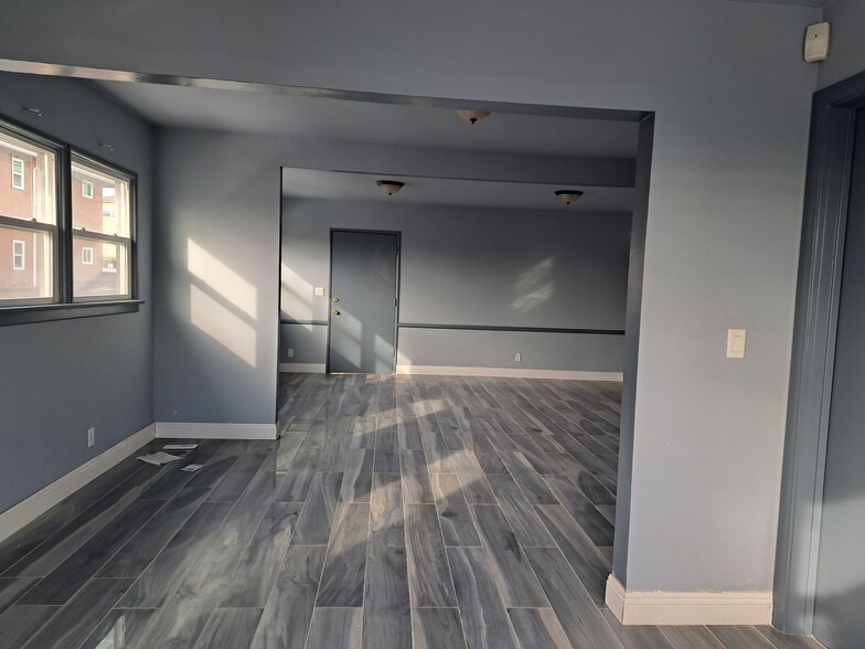More Photos Of 5830-5838 Overhill Dr, Los Angeles Medical For Lease