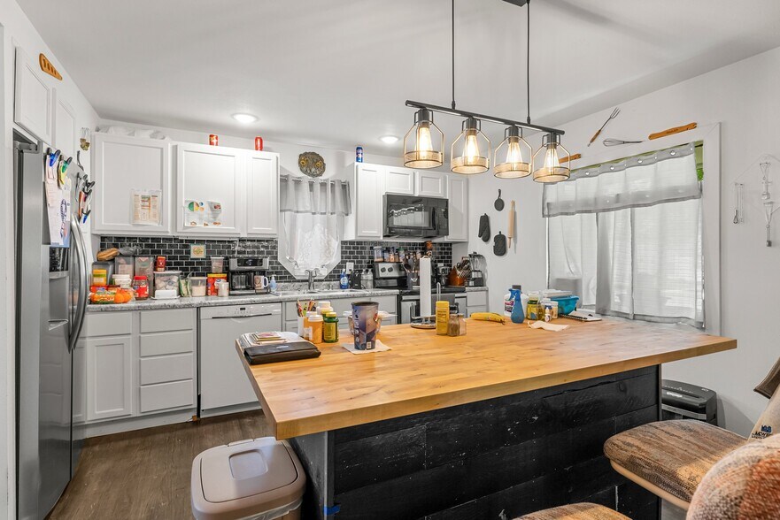 More Photos Of 820 N 6th St, Montevideo Apartments For Sale