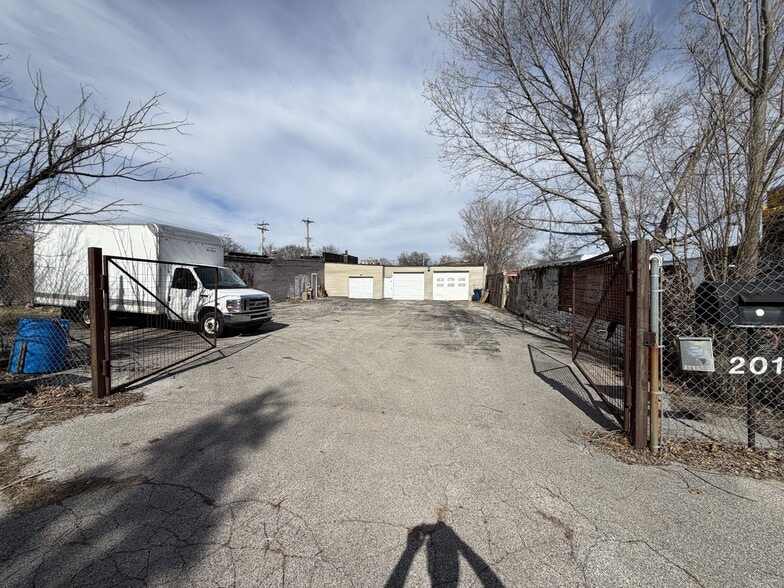 More Photos Of 2019 Cushing St, Saint Louis Industrial For Lease