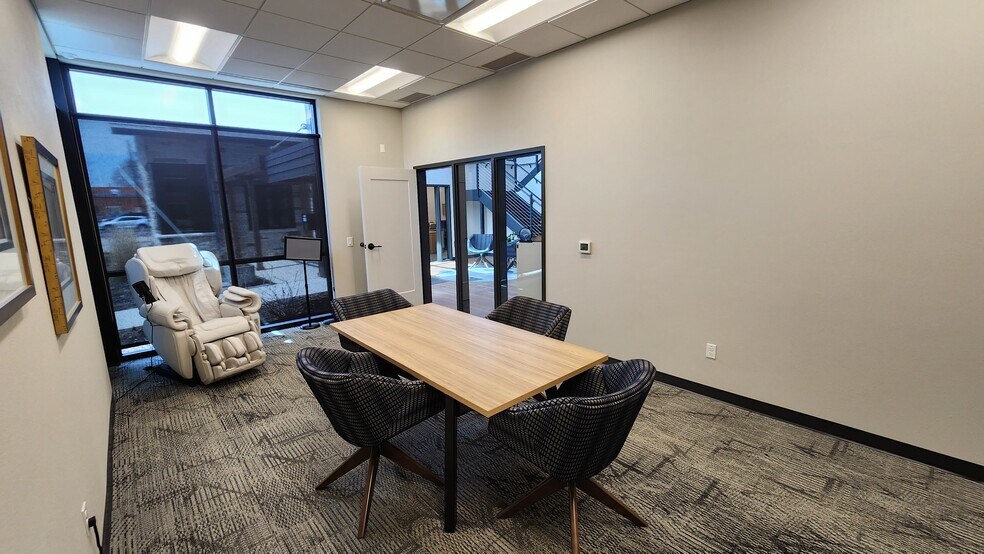 More Photos Of 805 George St, De Pere Office For Sale