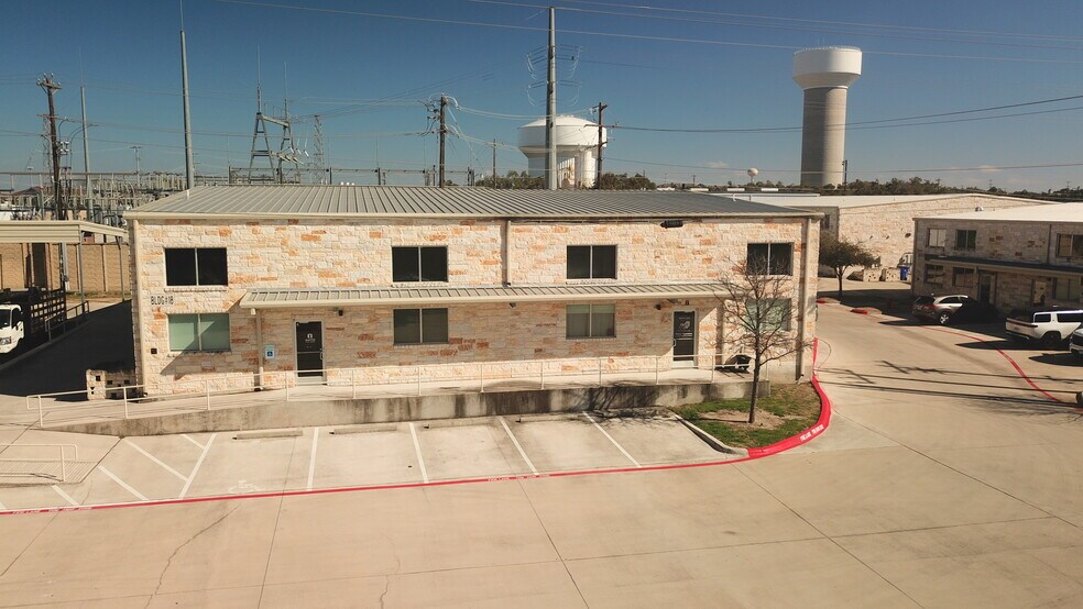 More Photos Of 2000 Windy Ter, Cedar Park Flex For Sale