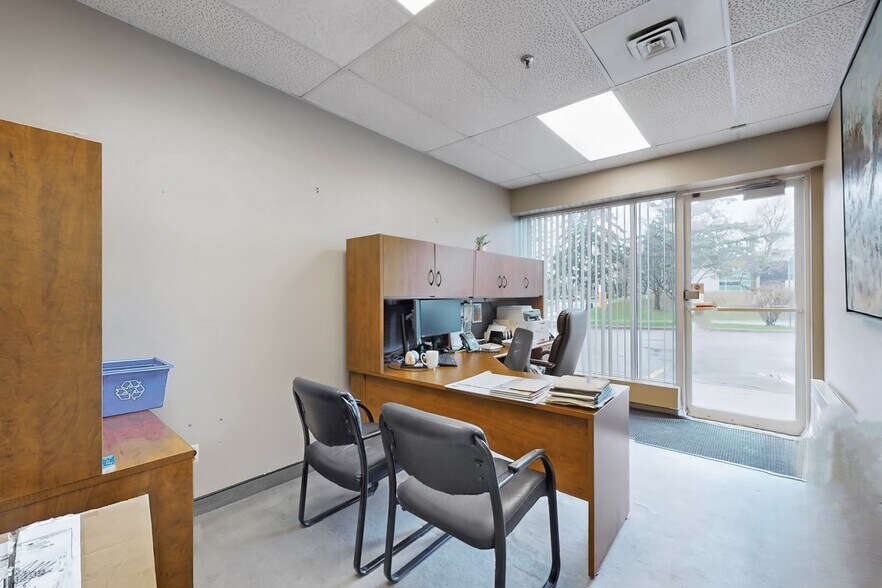 More Photos Of 45 Mcintosh Dr, Markham Office For Sale