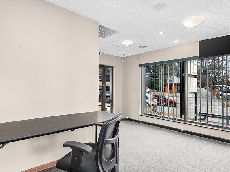 More Photos Of 1473 Patton Ave, Asheville Office For Sale