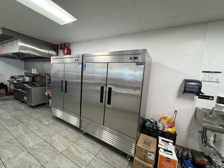More Photos Of 5315 Troup Hwy, Tyler General Retail For Sale