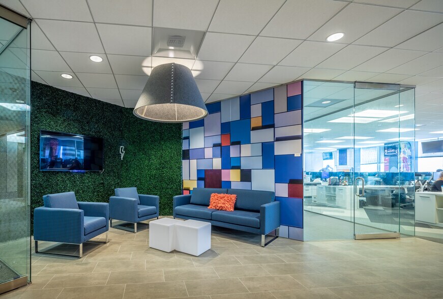 More Photos Of 1301 McKinney St, Houston Office For Lease