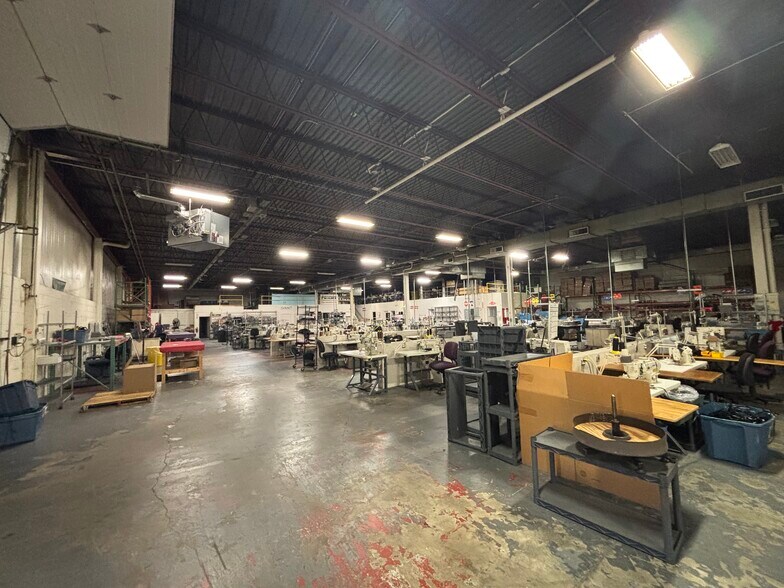 More Photos Of 1530 Progress Rd, Fort Wayne Manufacturing For Sale