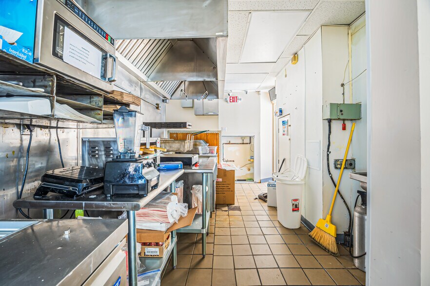 More Photos Of 1535 Memorial Dr, Chicopee Restaurant For Sale