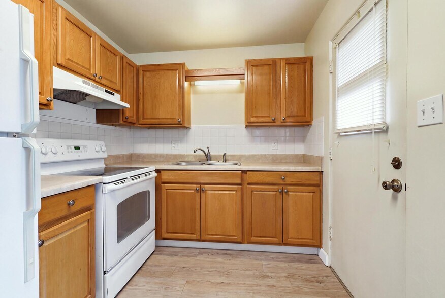 More Photos Of 642 Harwood St, Orlando Apartments For Sale