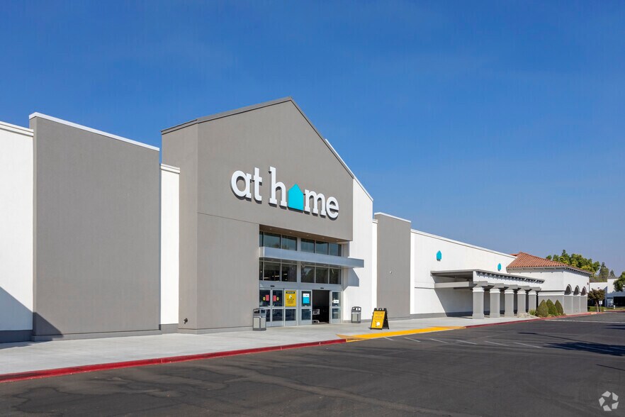 12951300 Shaw Ave, Clovis, CA 93612 For Lease