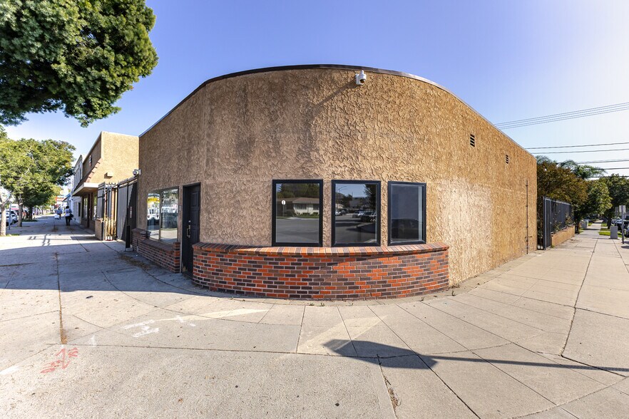 More Photos Of 1020 W Magnolia Blvd, Burbank Warehouse For Lease