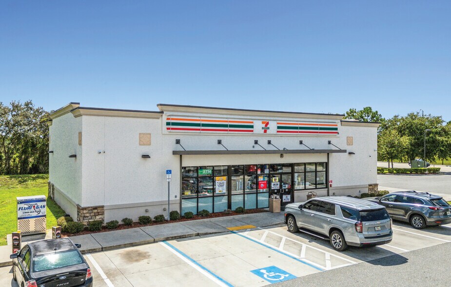 More Photos Of 3141 Ronald Reagan Pky, Davenport Service Station For Sale