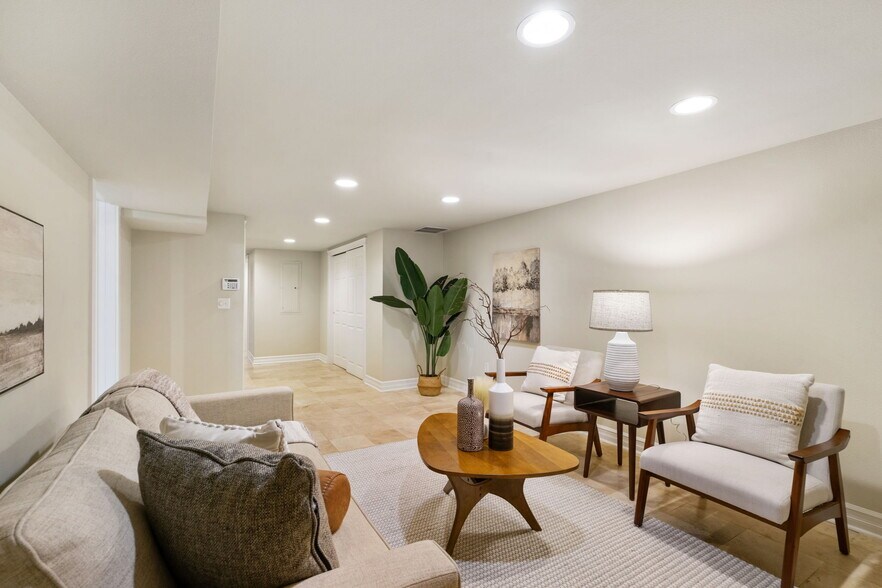 More Photos Of 7307 SW Capitol Hwy, Portland Office Residential For Sale