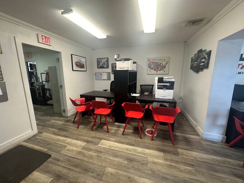 More Photos Of 3325 NW 36th St, Miami Auto Repair For Sale