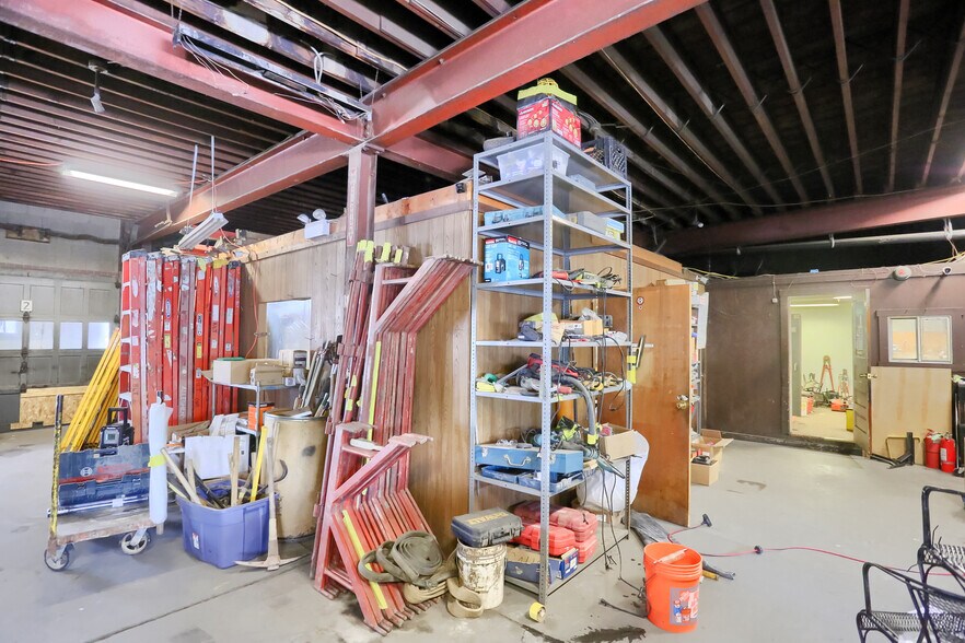 More Photos Of 98 Sproul St, McKees Rocks Truck Terminal For Sale