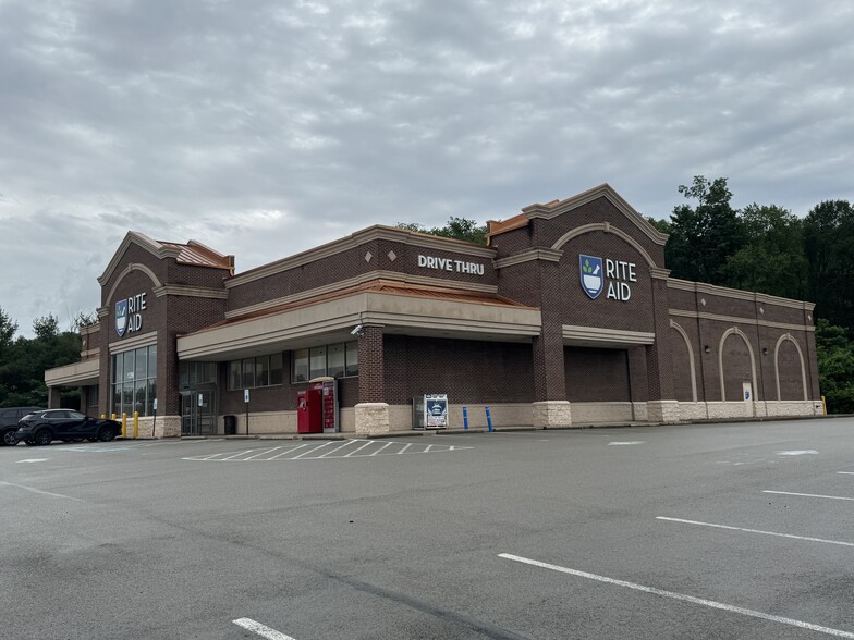 More Photos Of 1396 W Chestnut St, Washington Drugstore For Lease