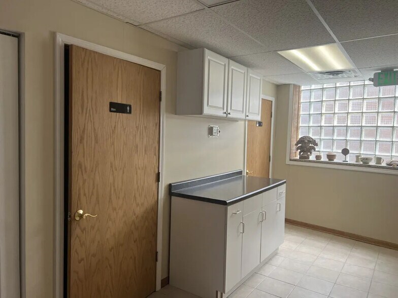 More Photos Of 19-25 Spring St, Cary Apartments For Lease