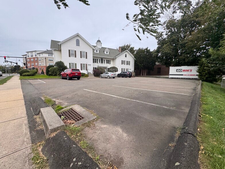More Photos Of 25 Belden Ave, Norwalk Office For Lease