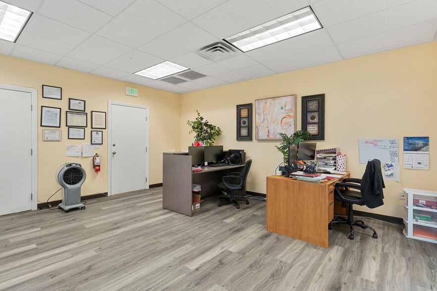 More Photos Of 3920-3930 E Patrick Ln, Las Vegas Loft Creative Space For Sale