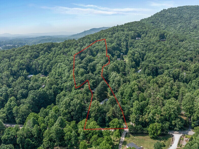 More Photos Of 40 Hemlock Hill Dr, Arden Manufactured Housing Mobile Home Park For Sale