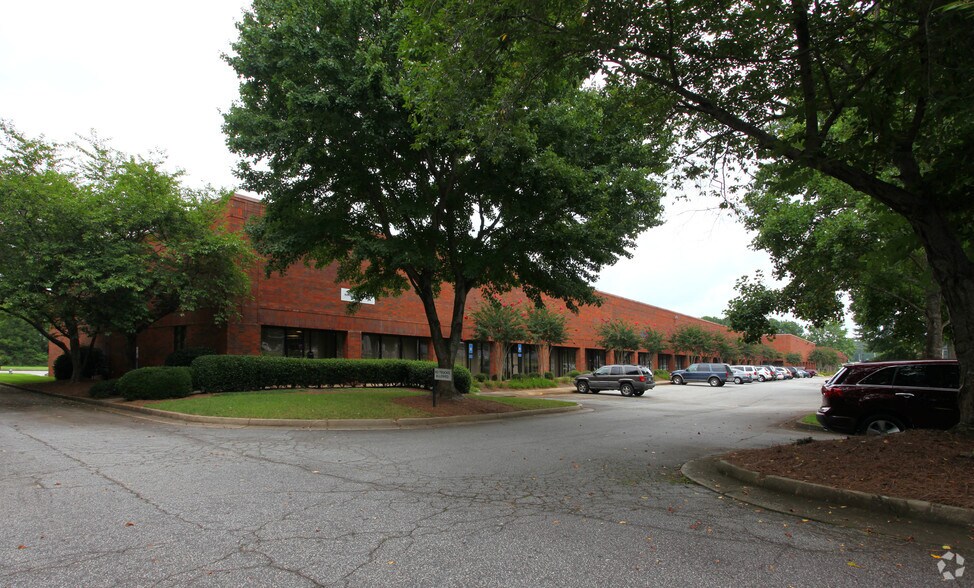 More Photos Of 1075 Old Norcross Rd, Lawrenceville Warehouse For Lease