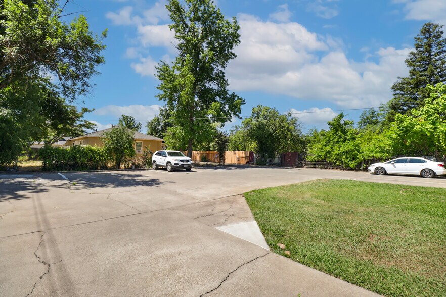 More Photos Of 2652 21st Ave, Sacramento Apartments For Sale