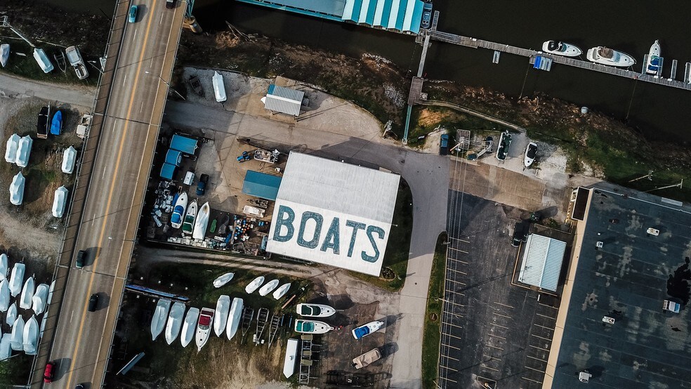 More Photos Of 1601 Bowne Ave, Charleston Freestanding For Sale