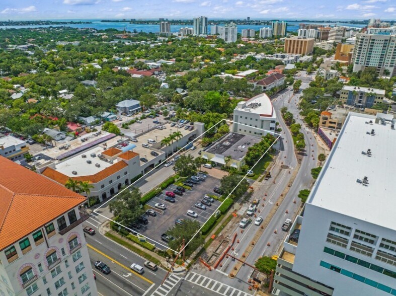 More Photos Of 100 S Washington Blvd, Sarasota Office For Sale