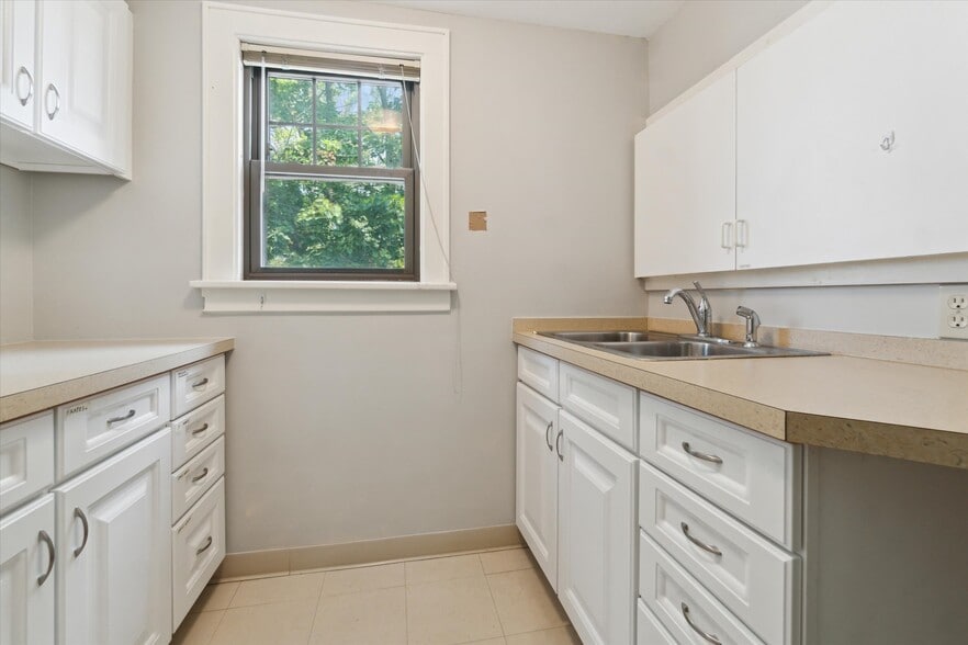 More Photos Of 4632 Okemos Rd, Okemos Medical For Sale
